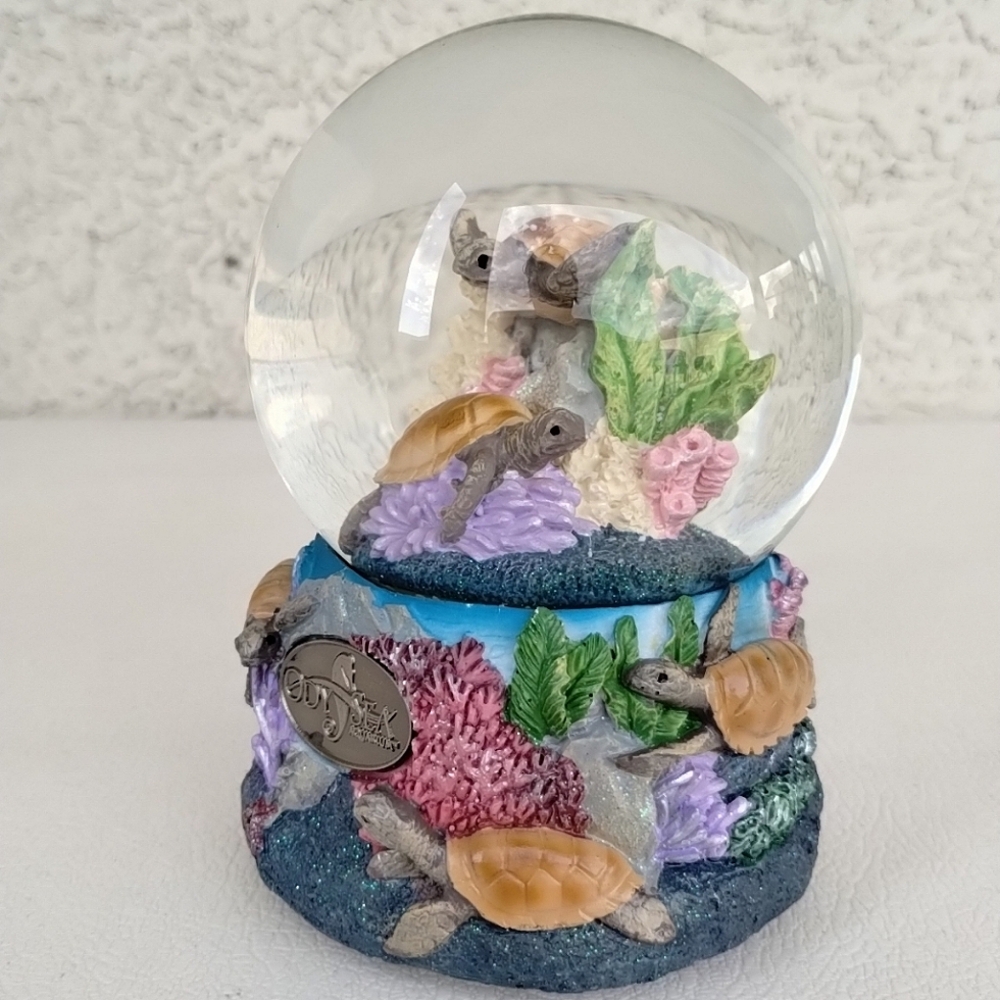 OdySea Aquarium Snow Globe Turtles AS IS Music Box Defective READ - Picture 2 of 12